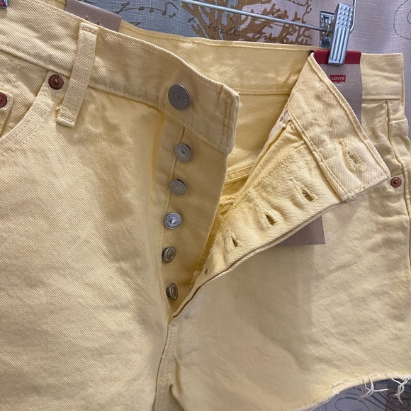 Levis Brand New Sunshine Yellow Button Fly 501 Jean Shorts Highrise 32 Plus - Picture 7 of 9
